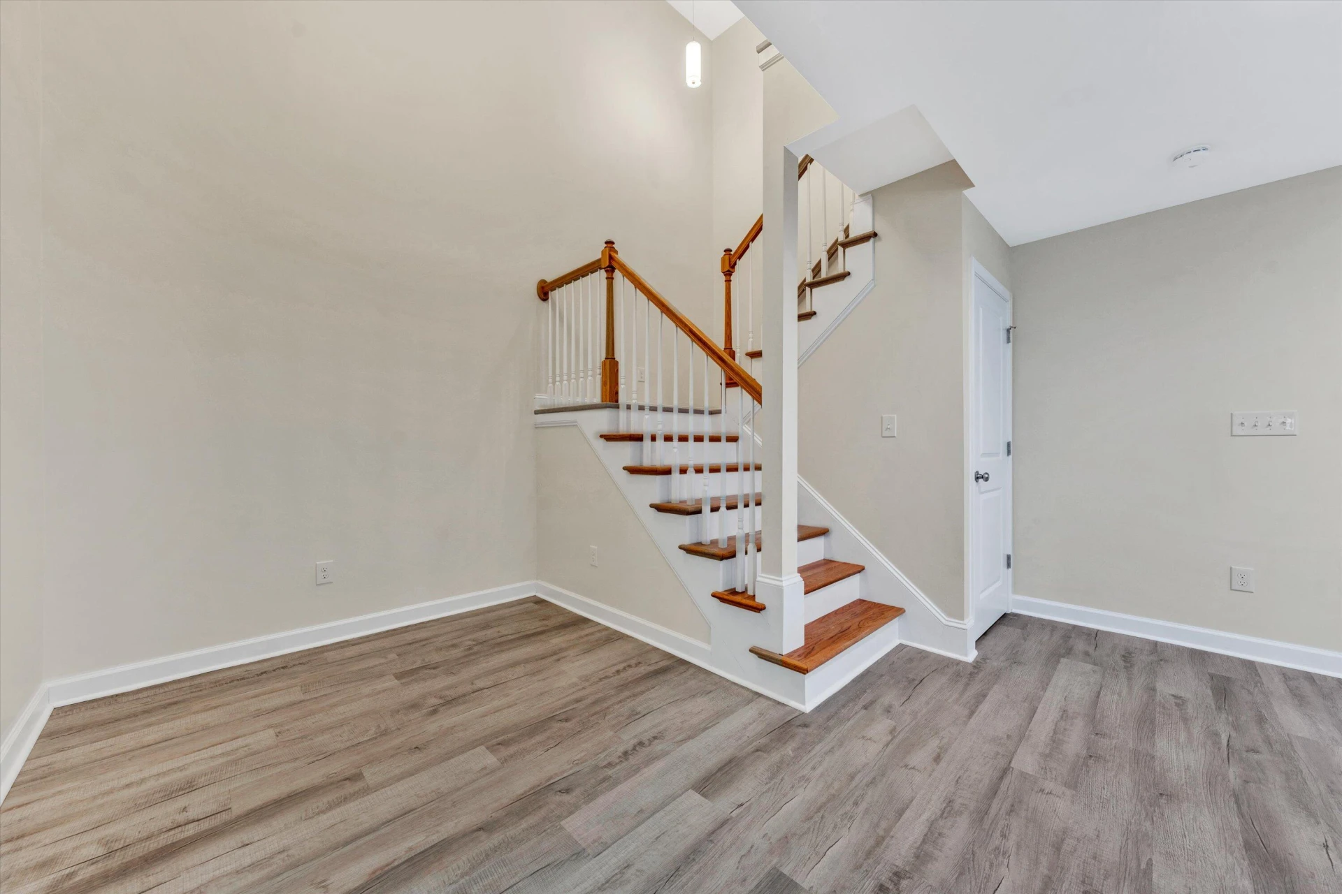 130 W Calhoun ST - Photo 16