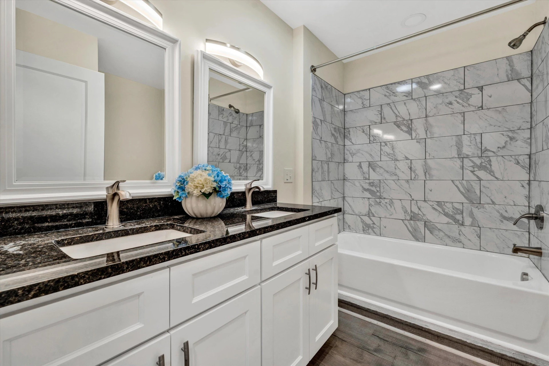 130 W Calhoun ST - Photo 21