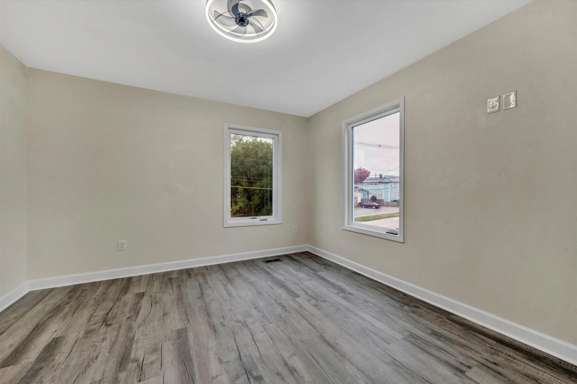 130 W Calhoun ST - Photo 24