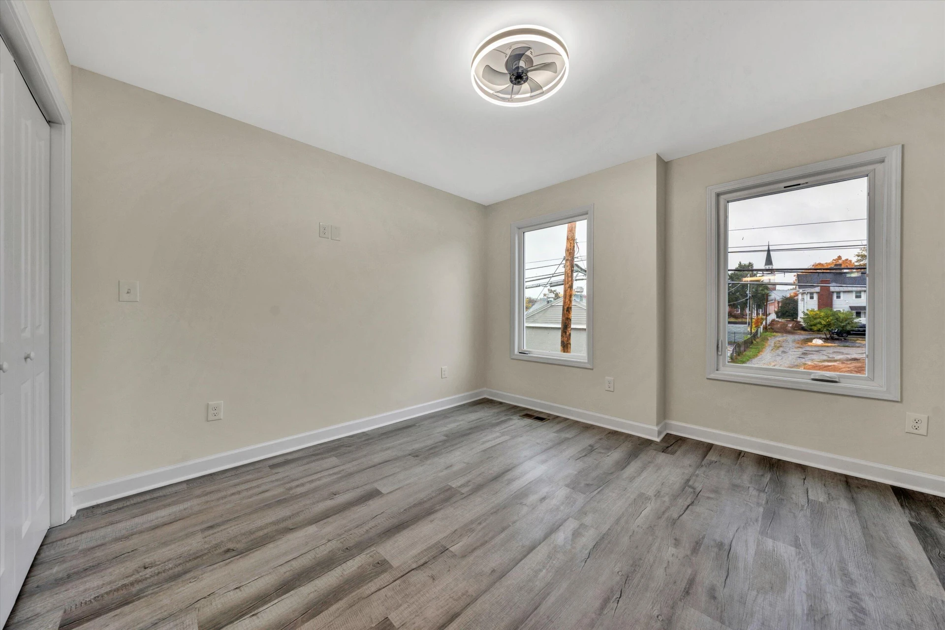 130 W Calhoun ST - Photo 26