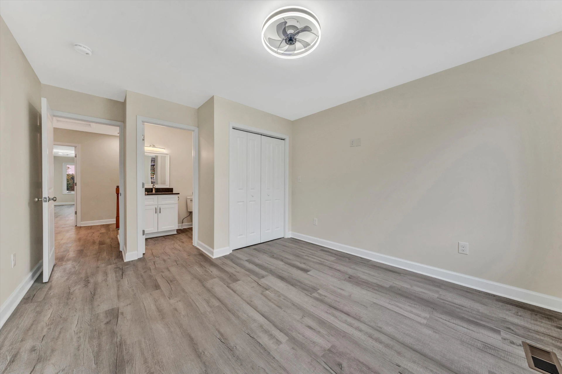 130 W Calhoun ST - Photo 27