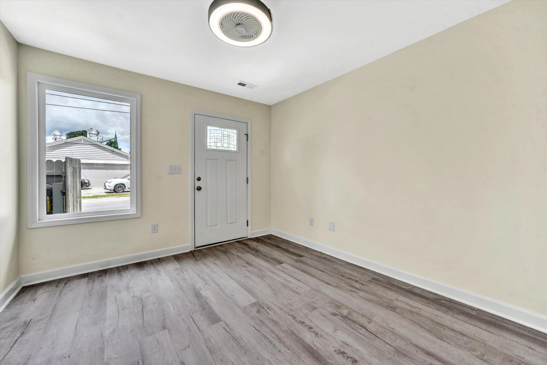 134 W Calhoun ST - Photo 5