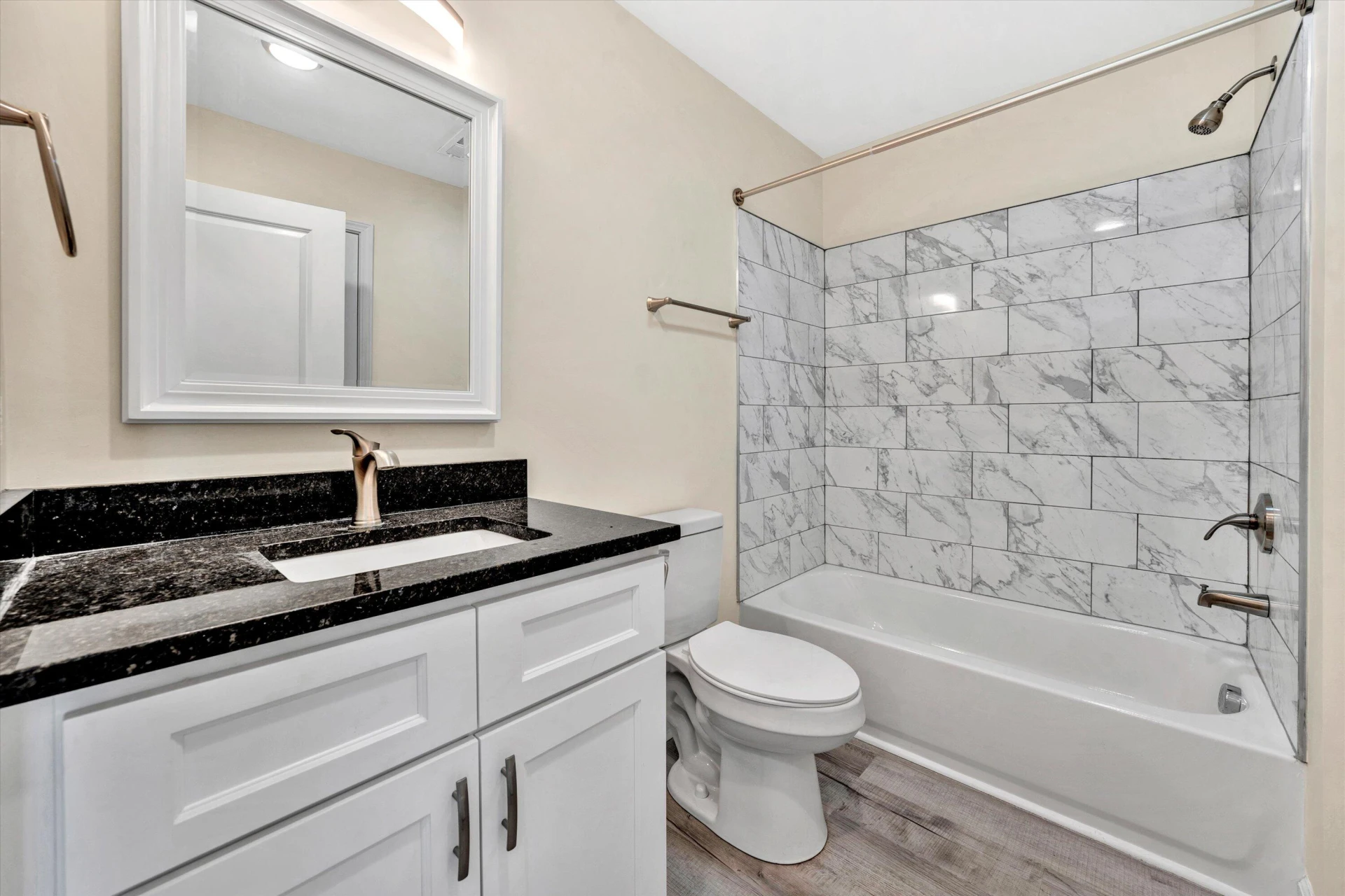134 W Calhoun ST - Photo 7