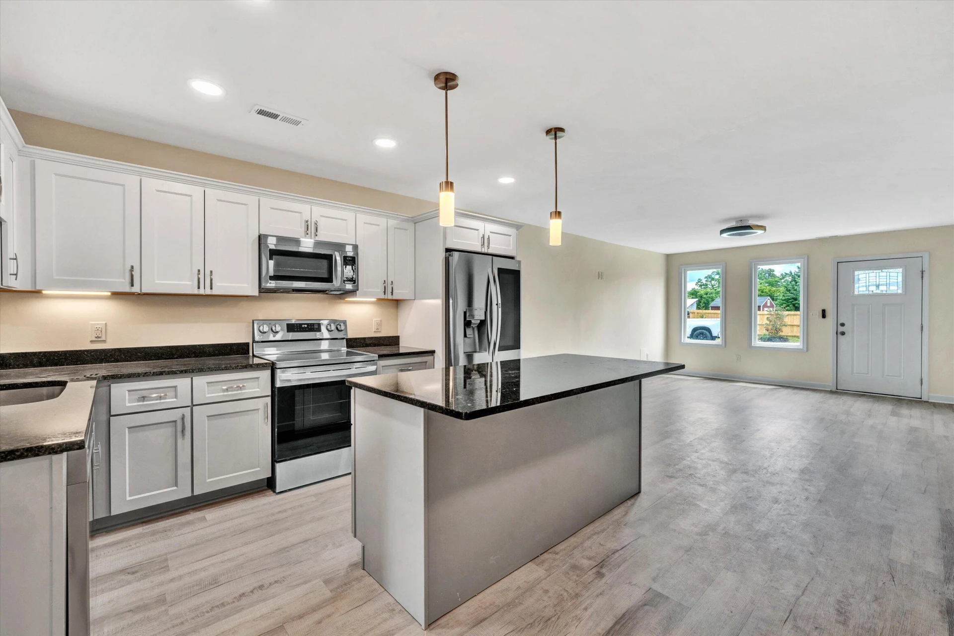 134 W Calhoun ST - Photo 9