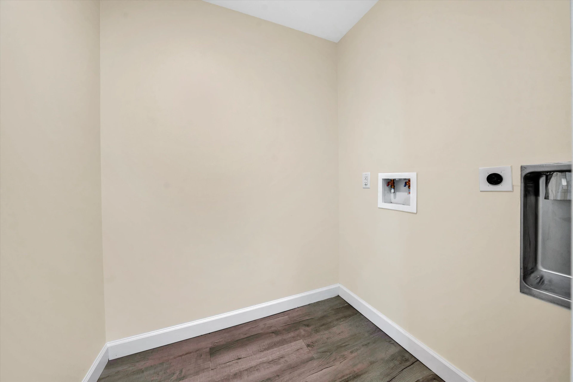 134 W Calhoun ST - Photo 18