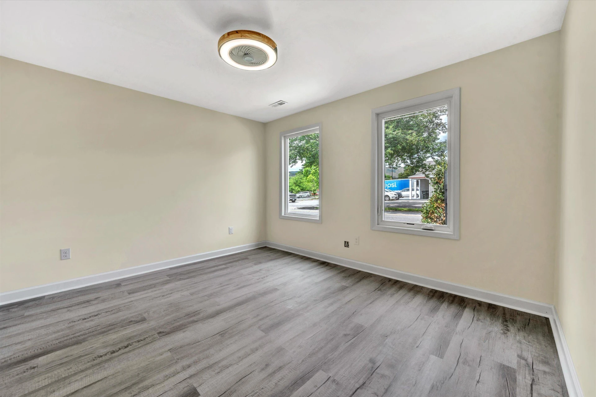 134 W Calhoun ST - Photo 19