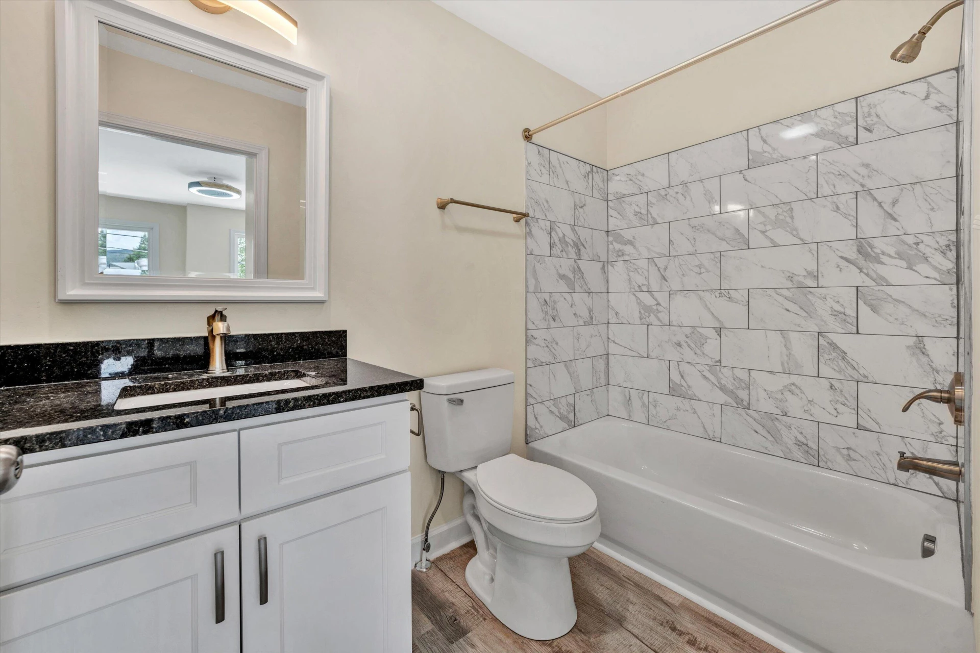 134 W Calhoun ST - Photo 23