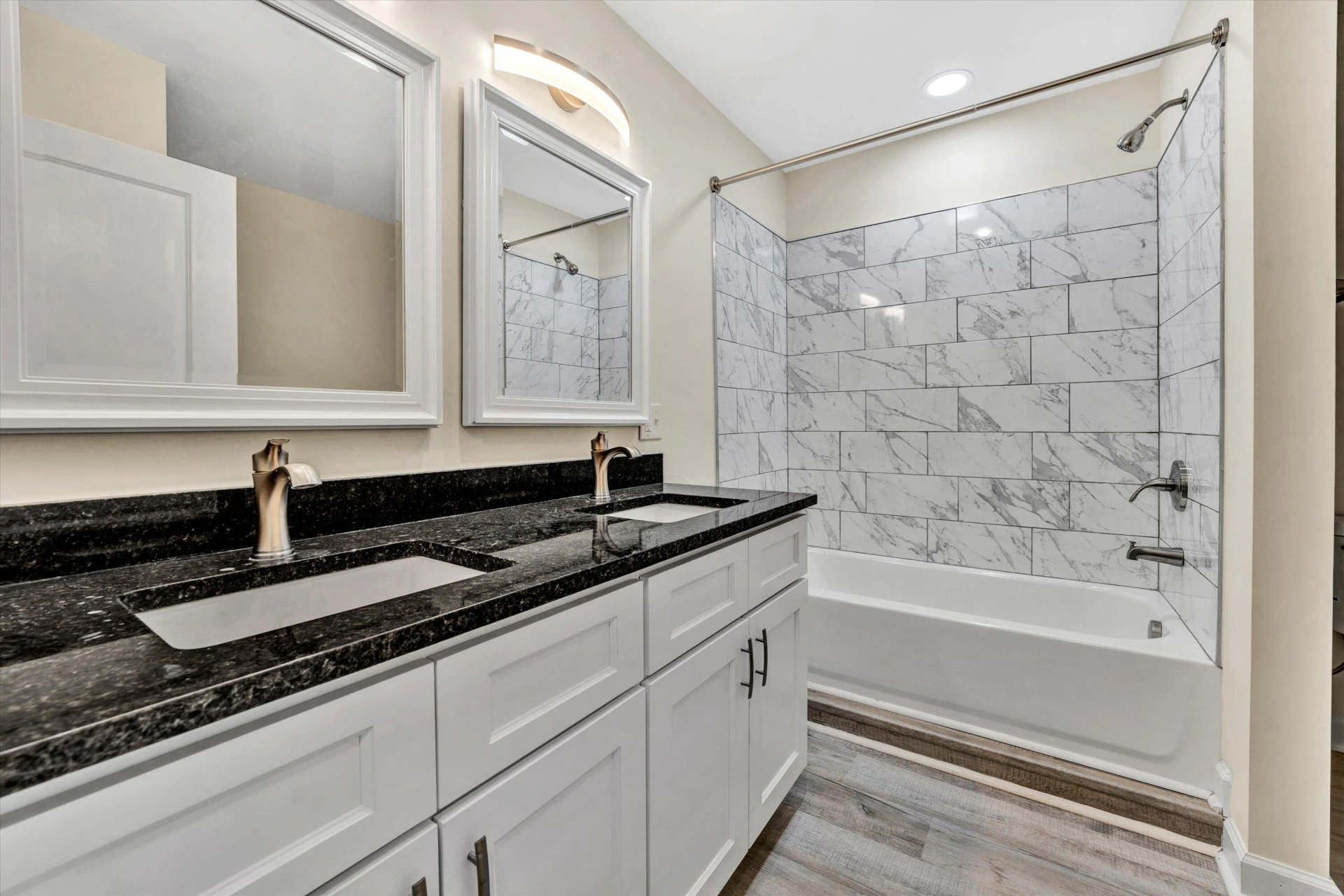134 W Calhoun ST - Photo 24