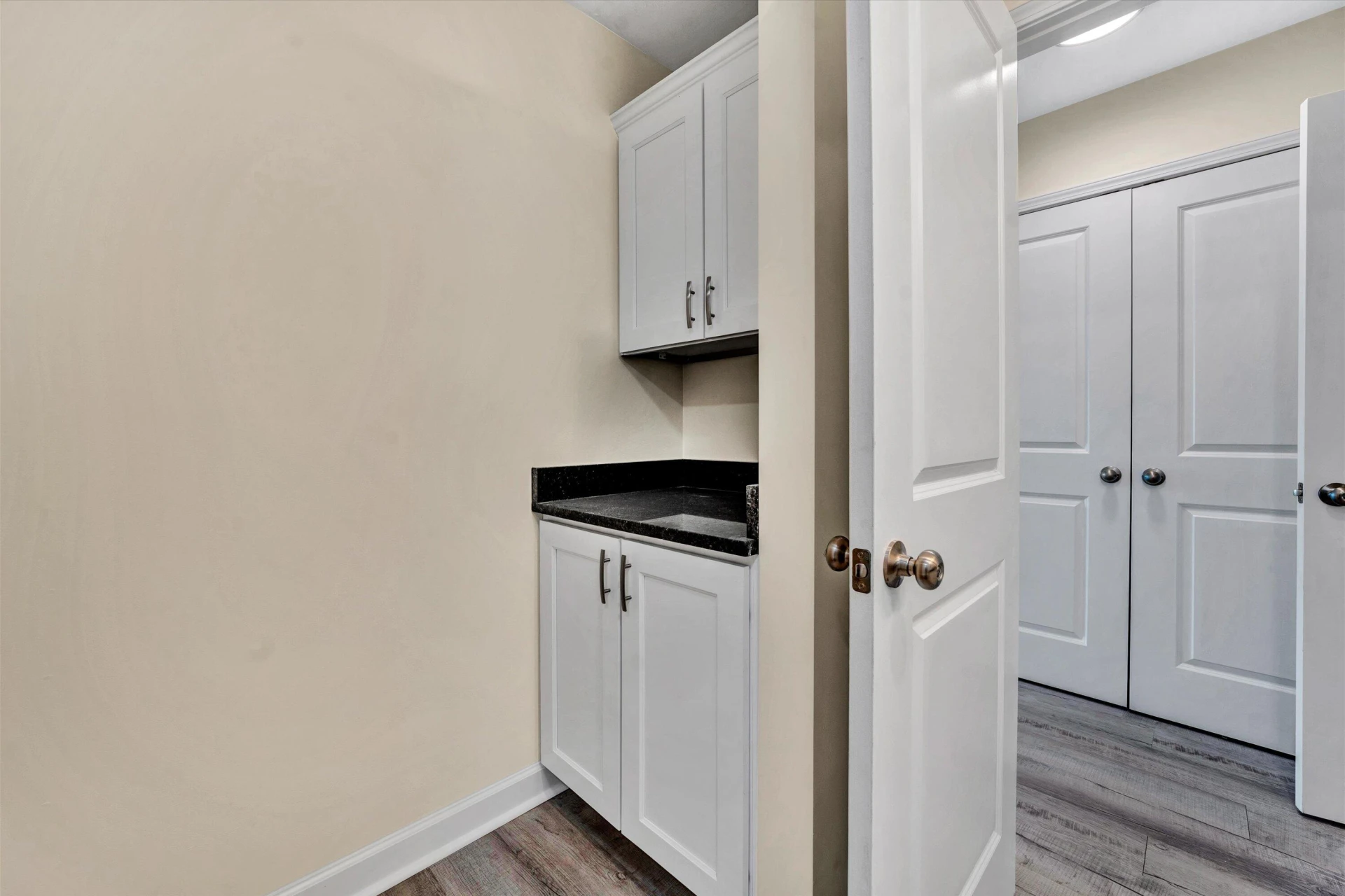 134 W Calhoun ST - Photo 25