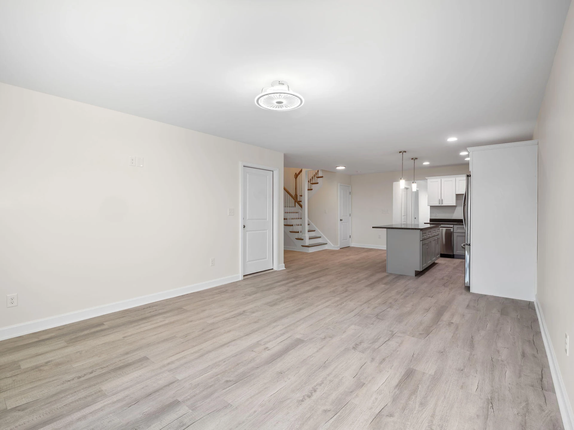 138 W Calhoun ST - Photo 6
