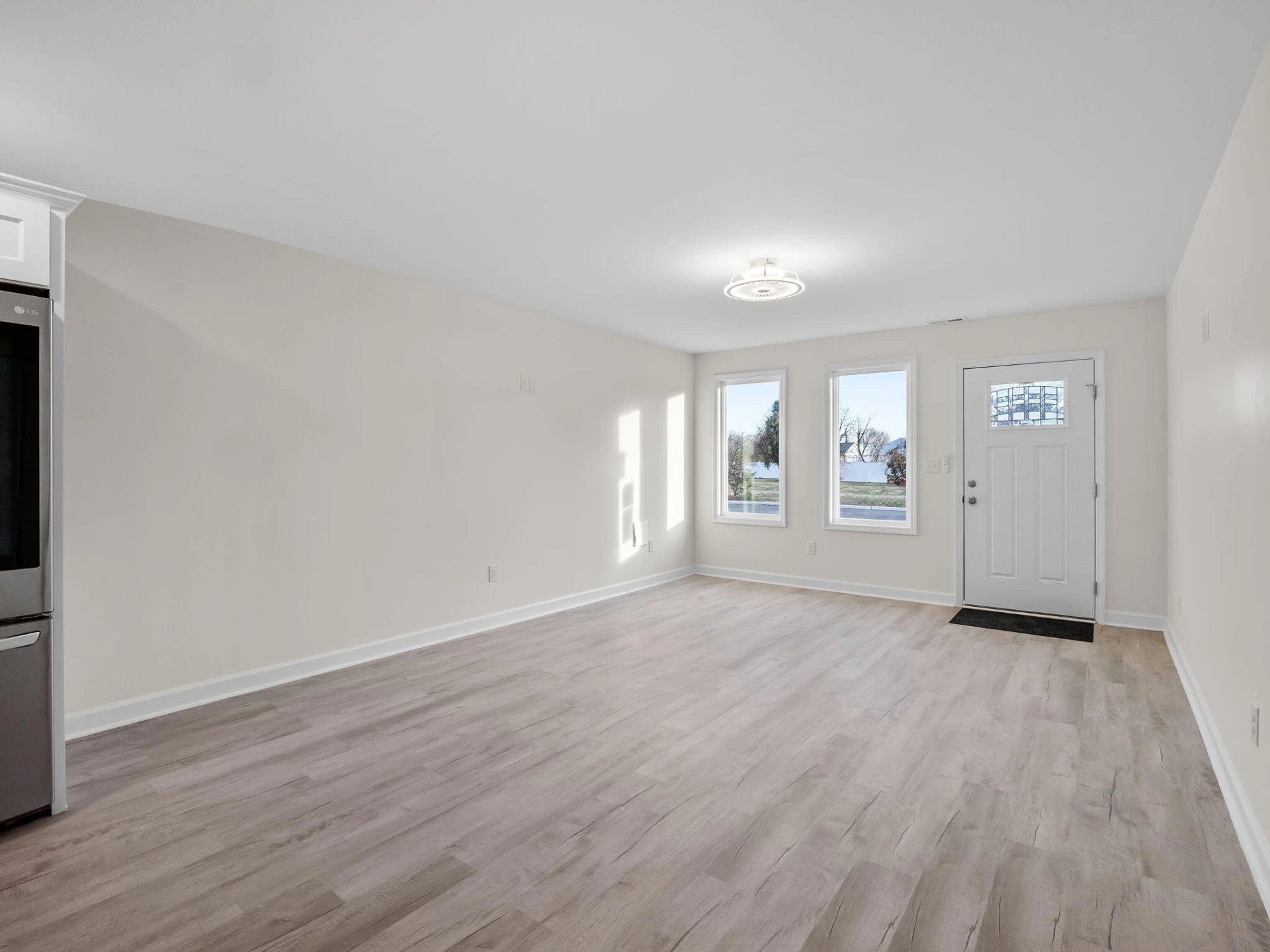 138 W Calhoun ST - Photo 13