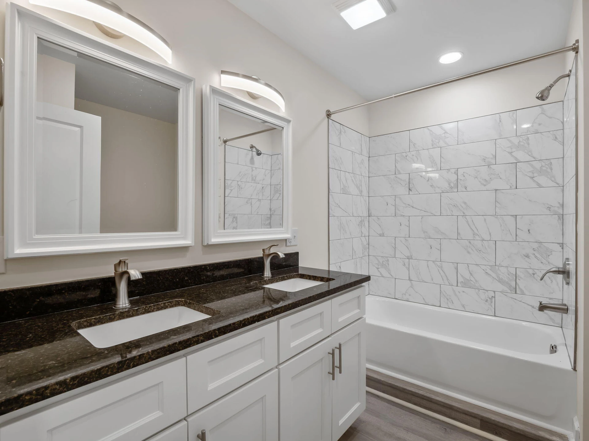 138 W Calhoun ST - Photo 23