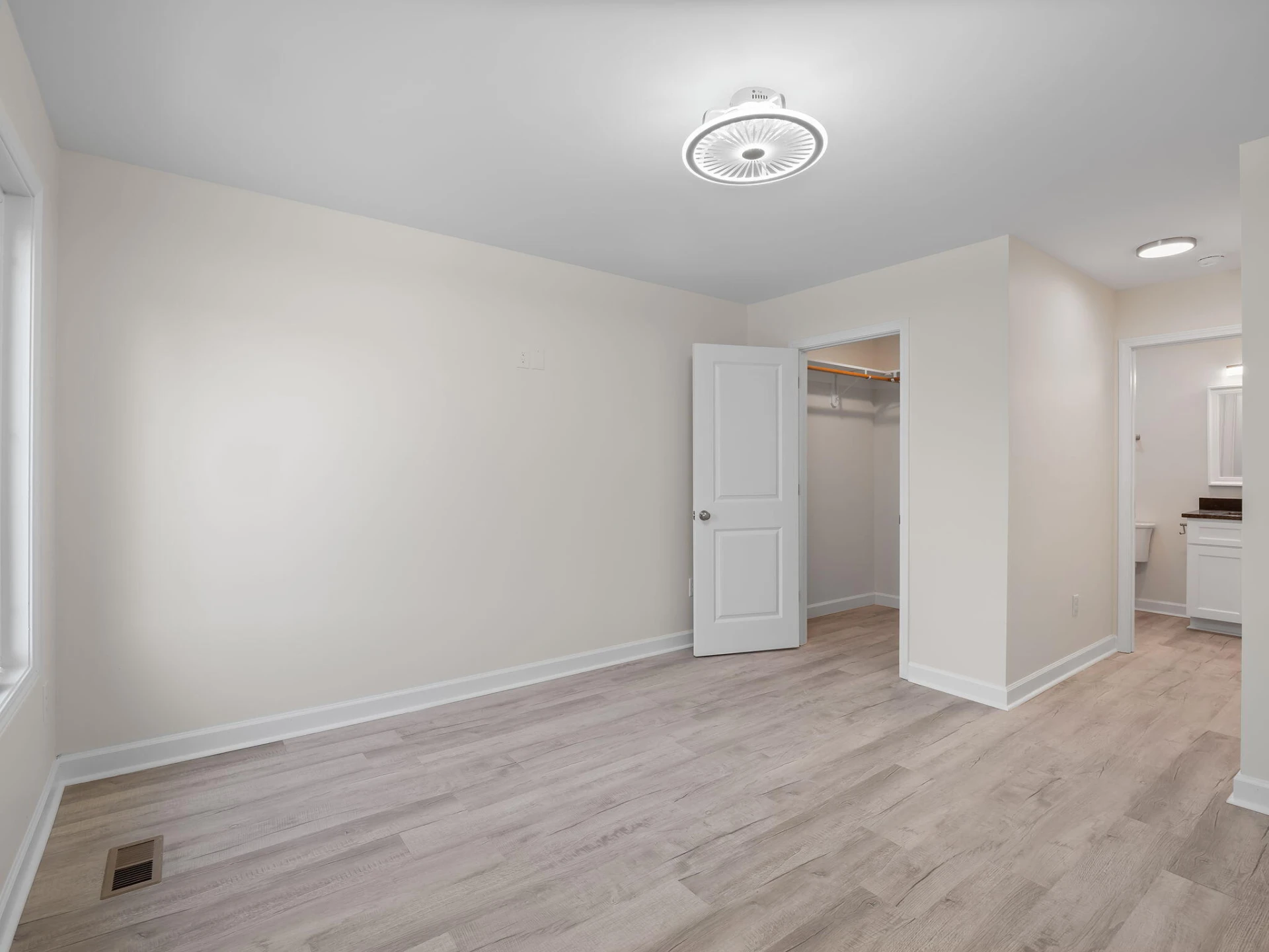 138 W Calhoun ST - Photo 28