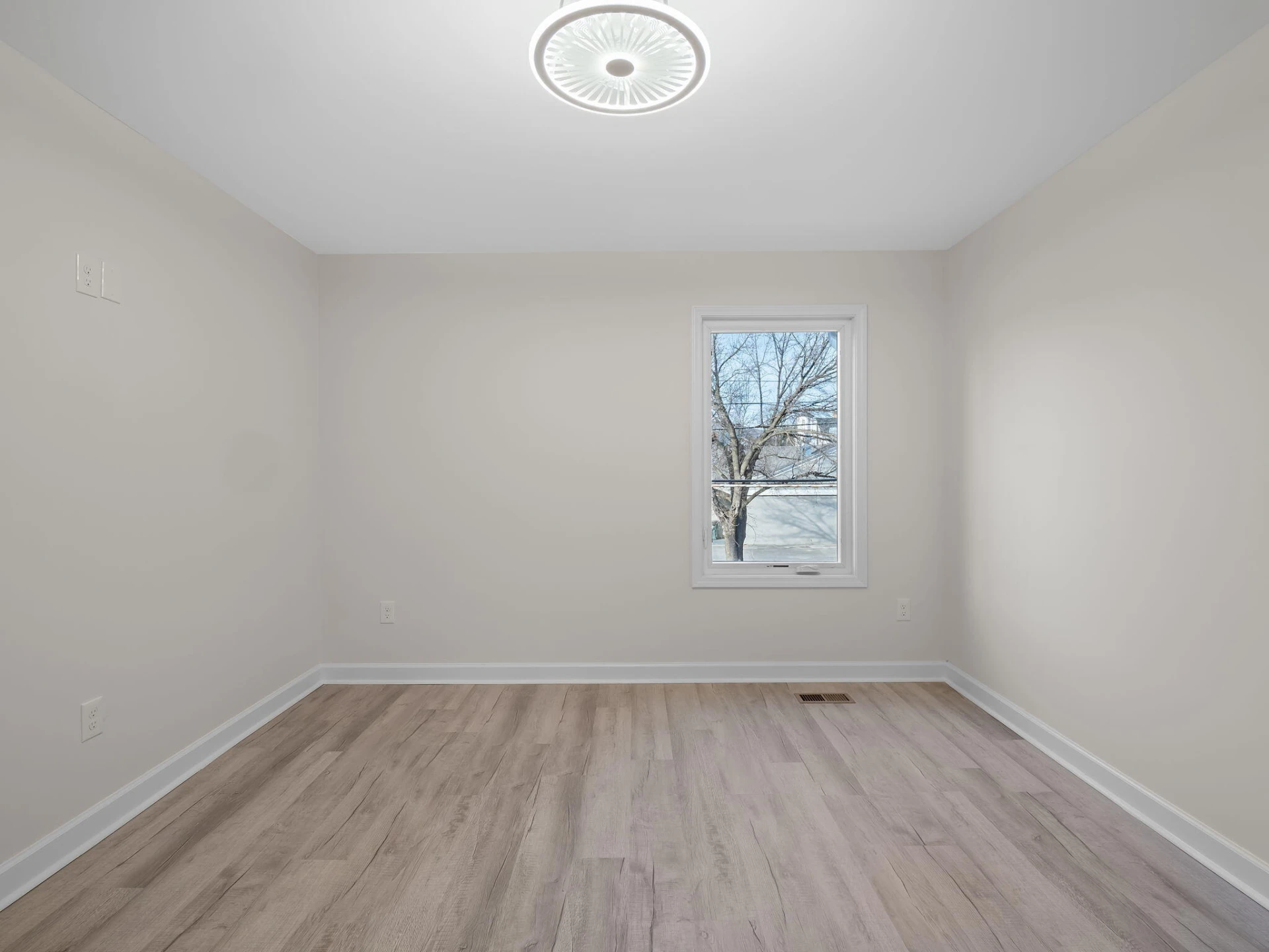 138 W Calhoun ST - Photo 30