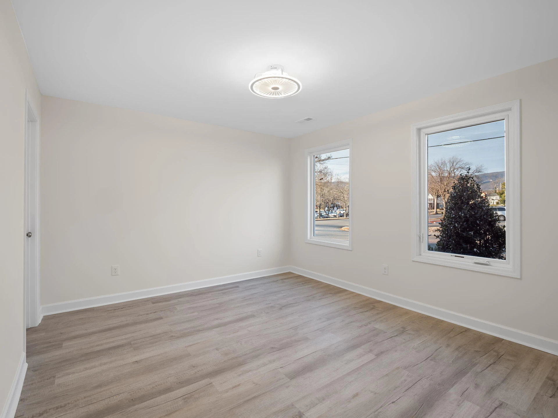 138 W Calhoun ST - Photo 33