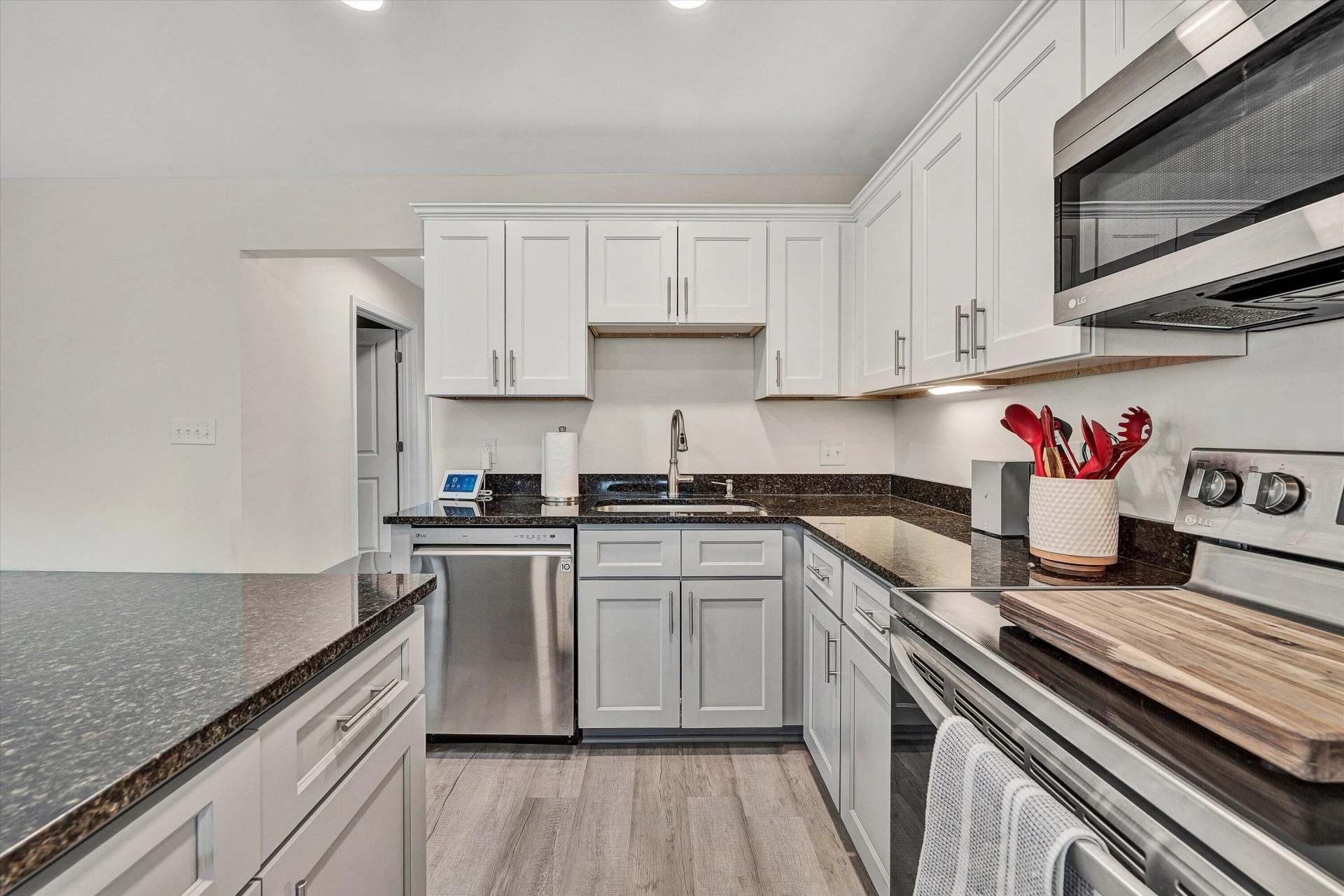 140 W Calhoun ST - Photo 13