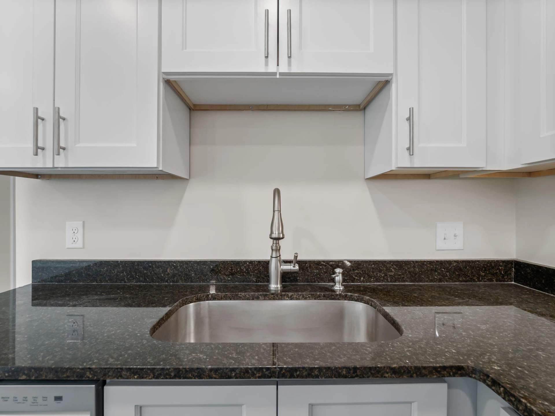 140 W Calhoun ST - Photo 21