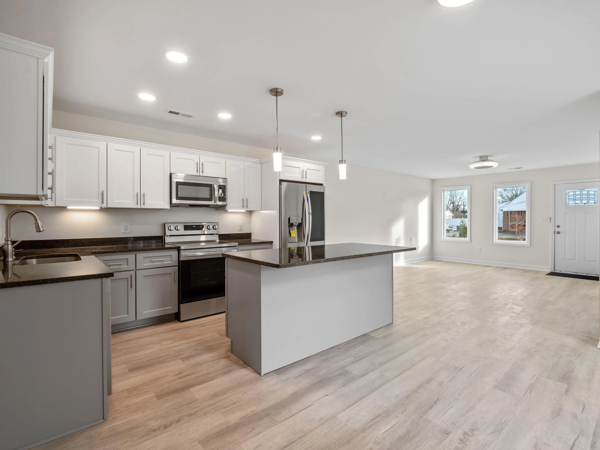 140 W Calhoun ST - Photo 23