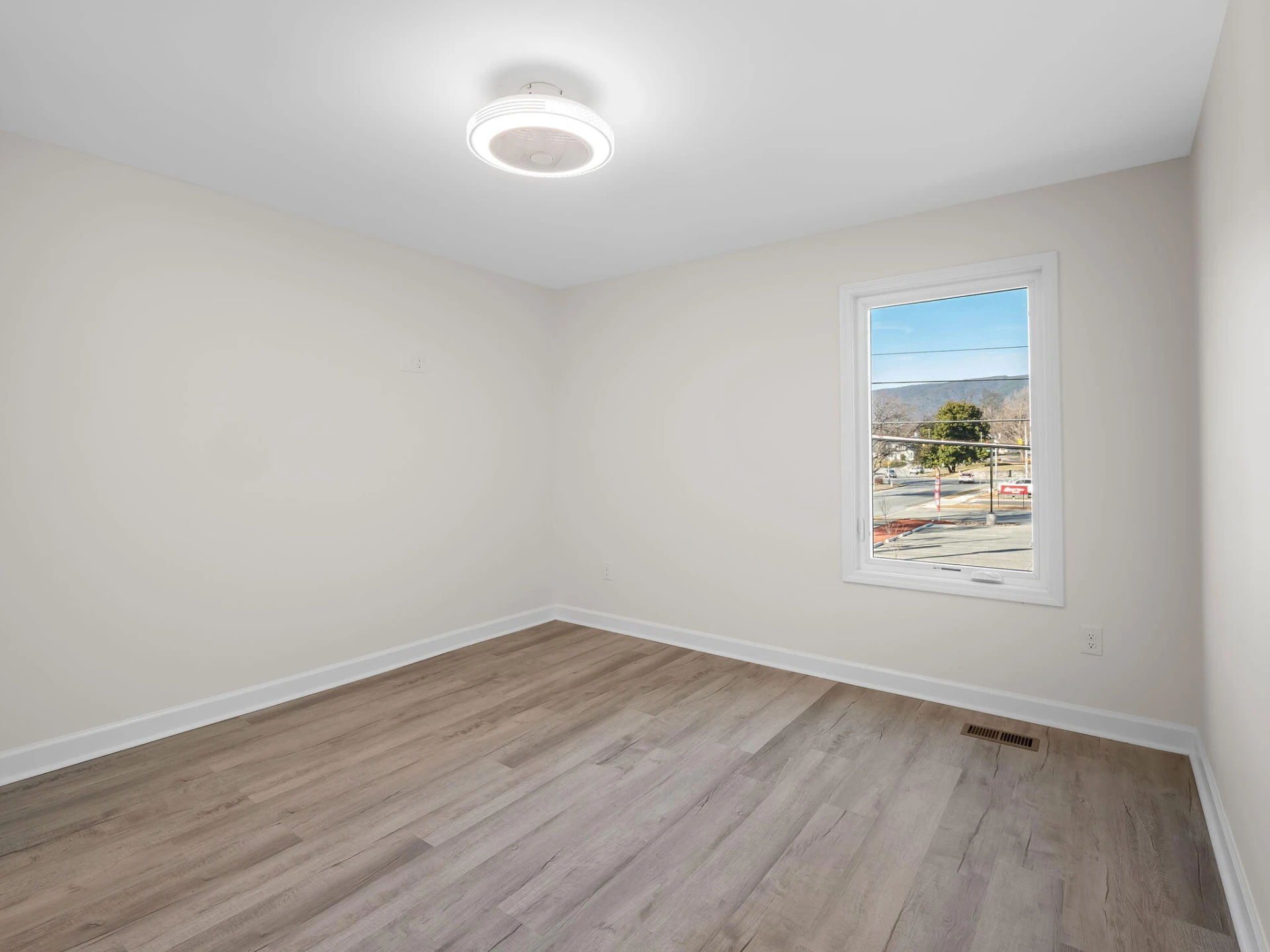 140 W Calhoun ST - Photo 41