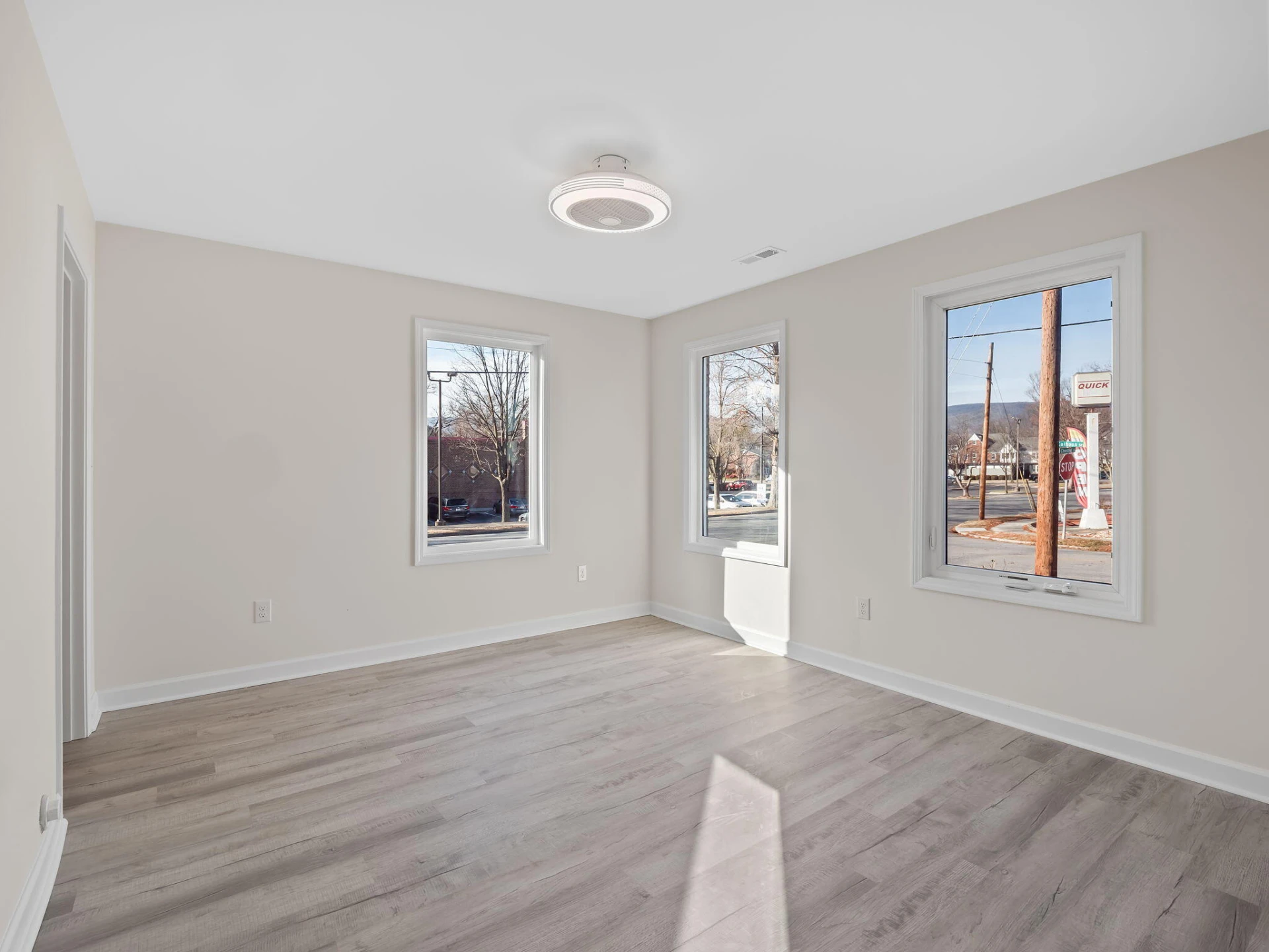 140 W Calhoun ST - Photo 44