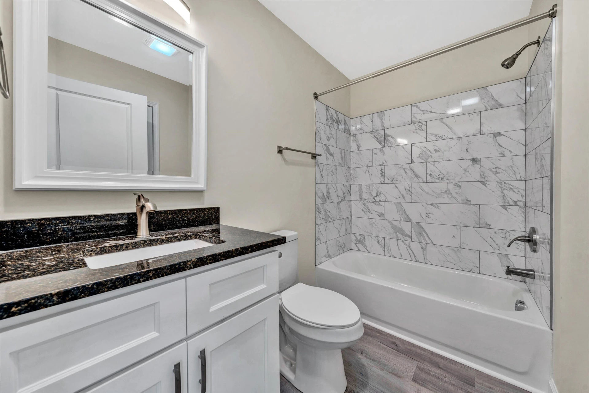 132 W Calhoun ST - Photo 9