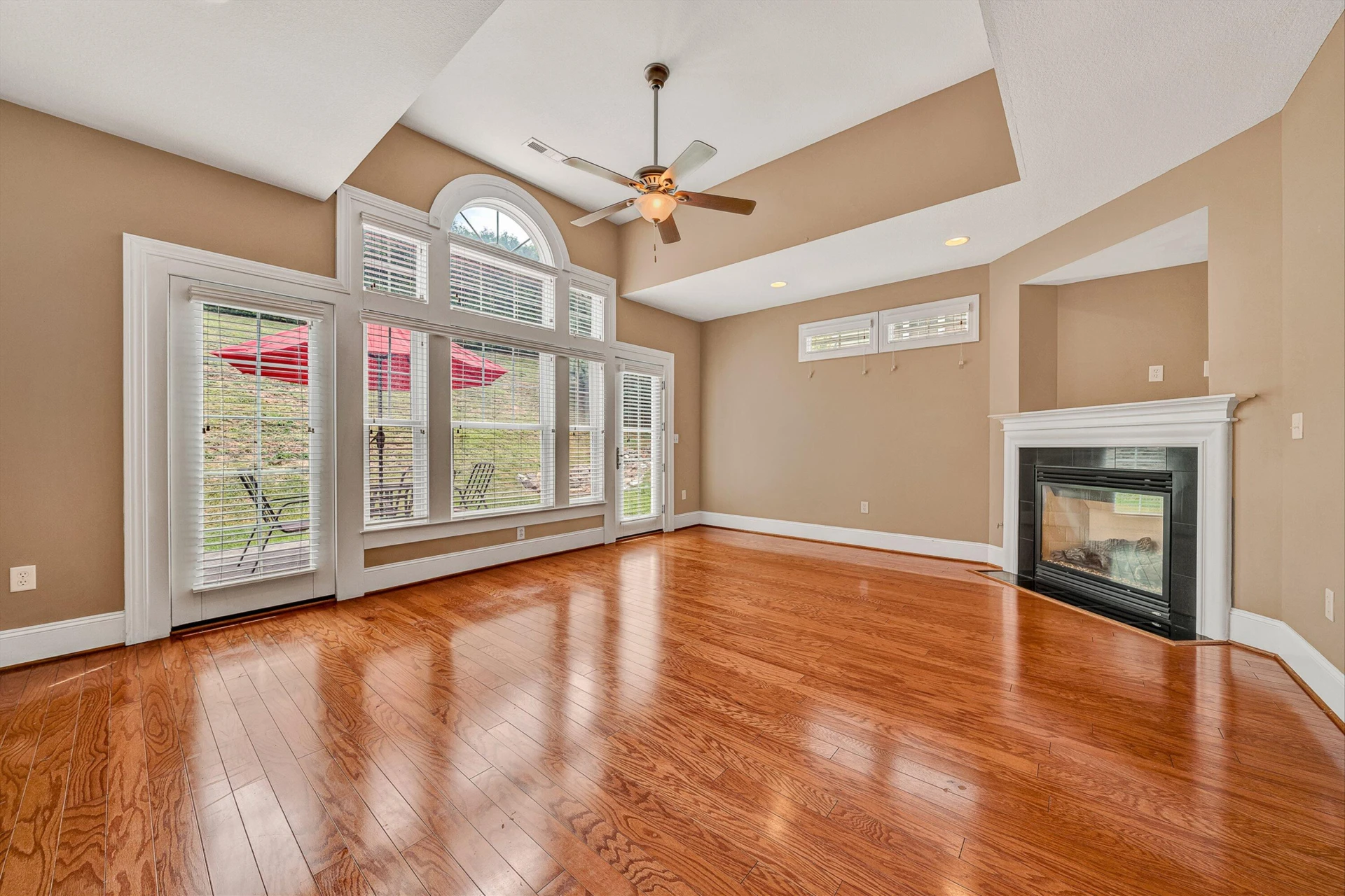 4941 Towne DR - Photo 10