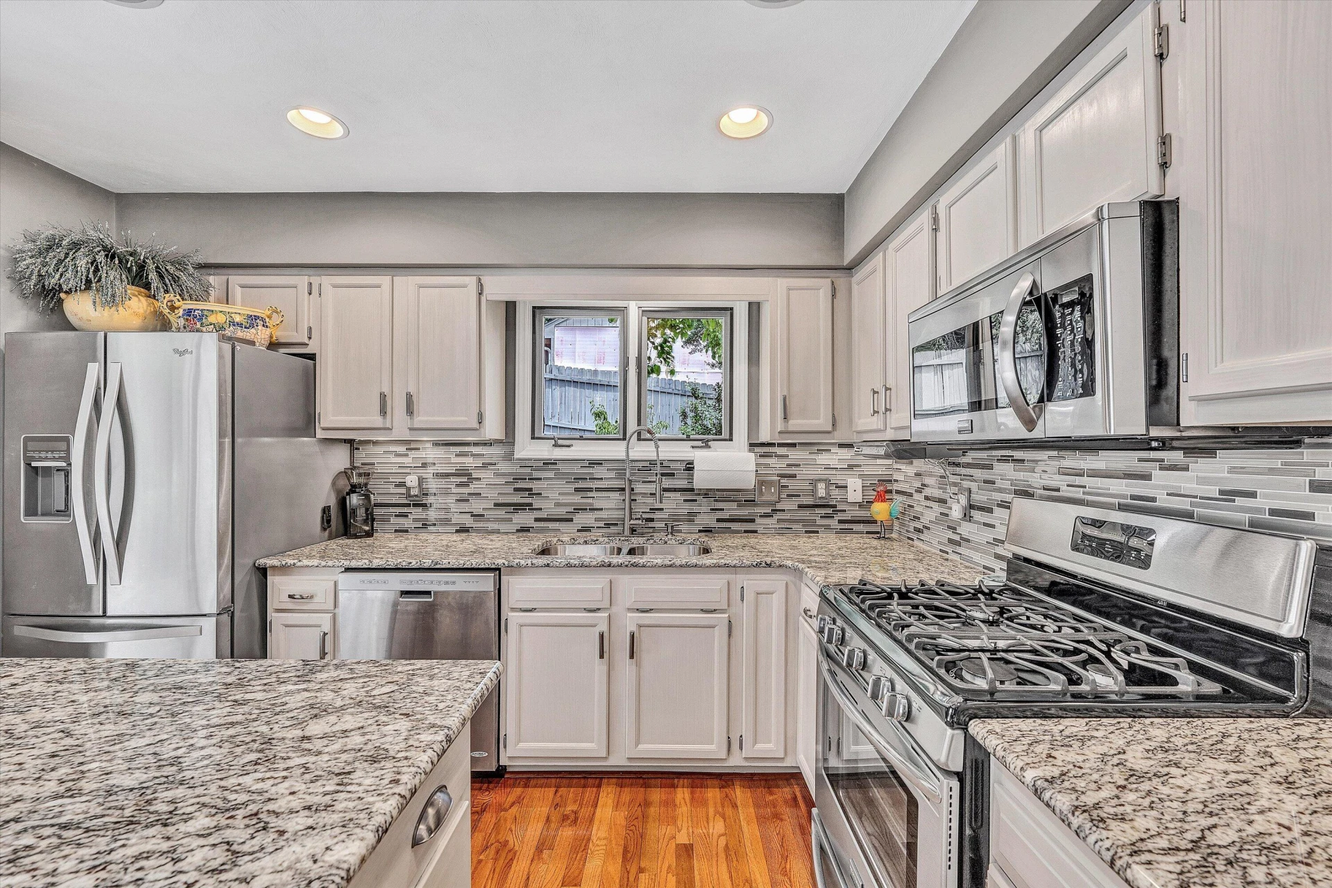 2523 Hollowdale DR - Photo 21