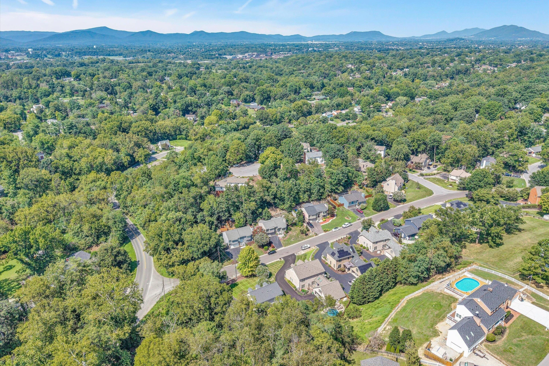 2523 Hollowdale DR - Photo 49