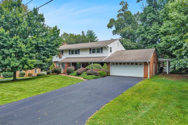 1120 Chestnut Mountain DR