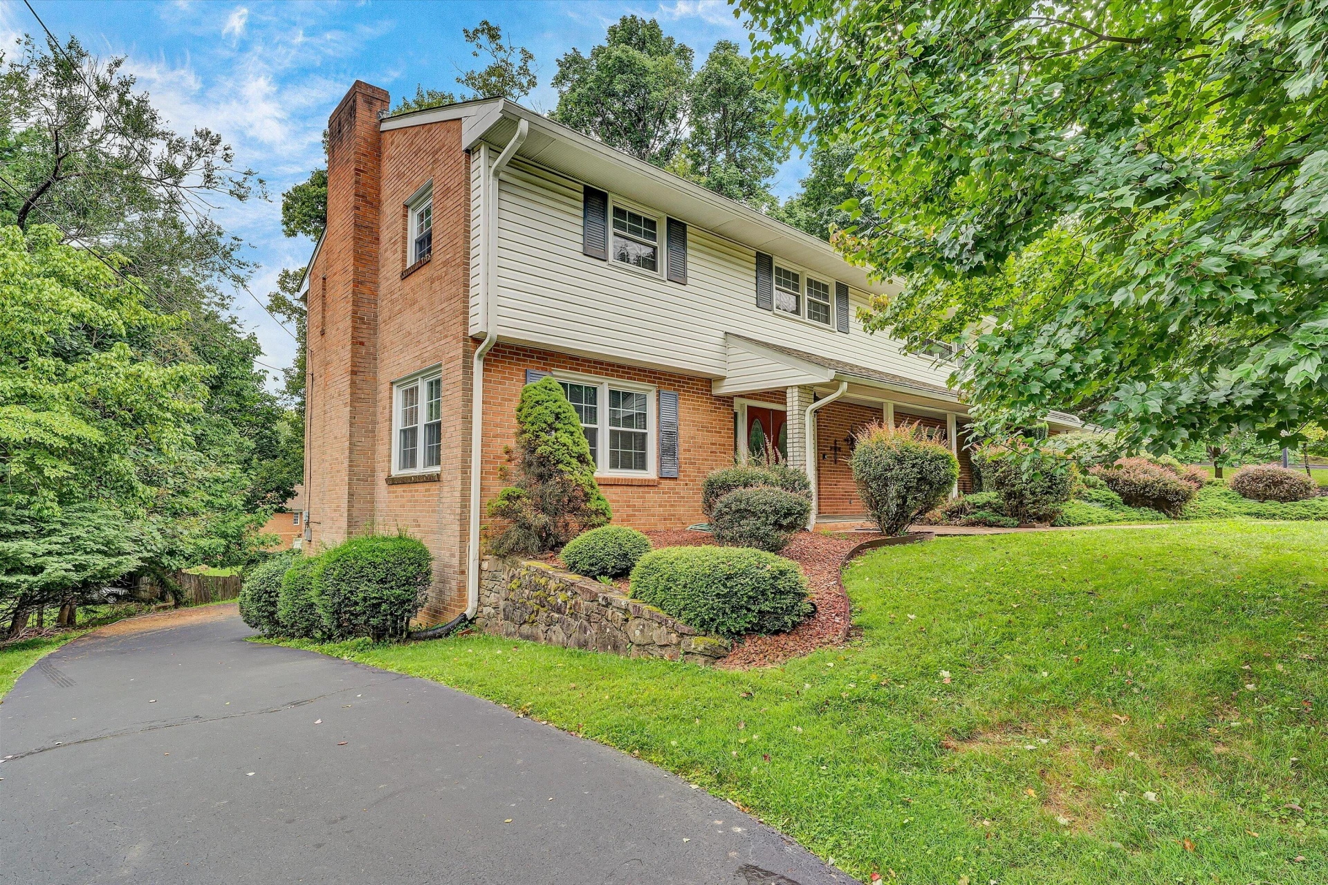 1120 Chestnut Mountain DR - Photo 3