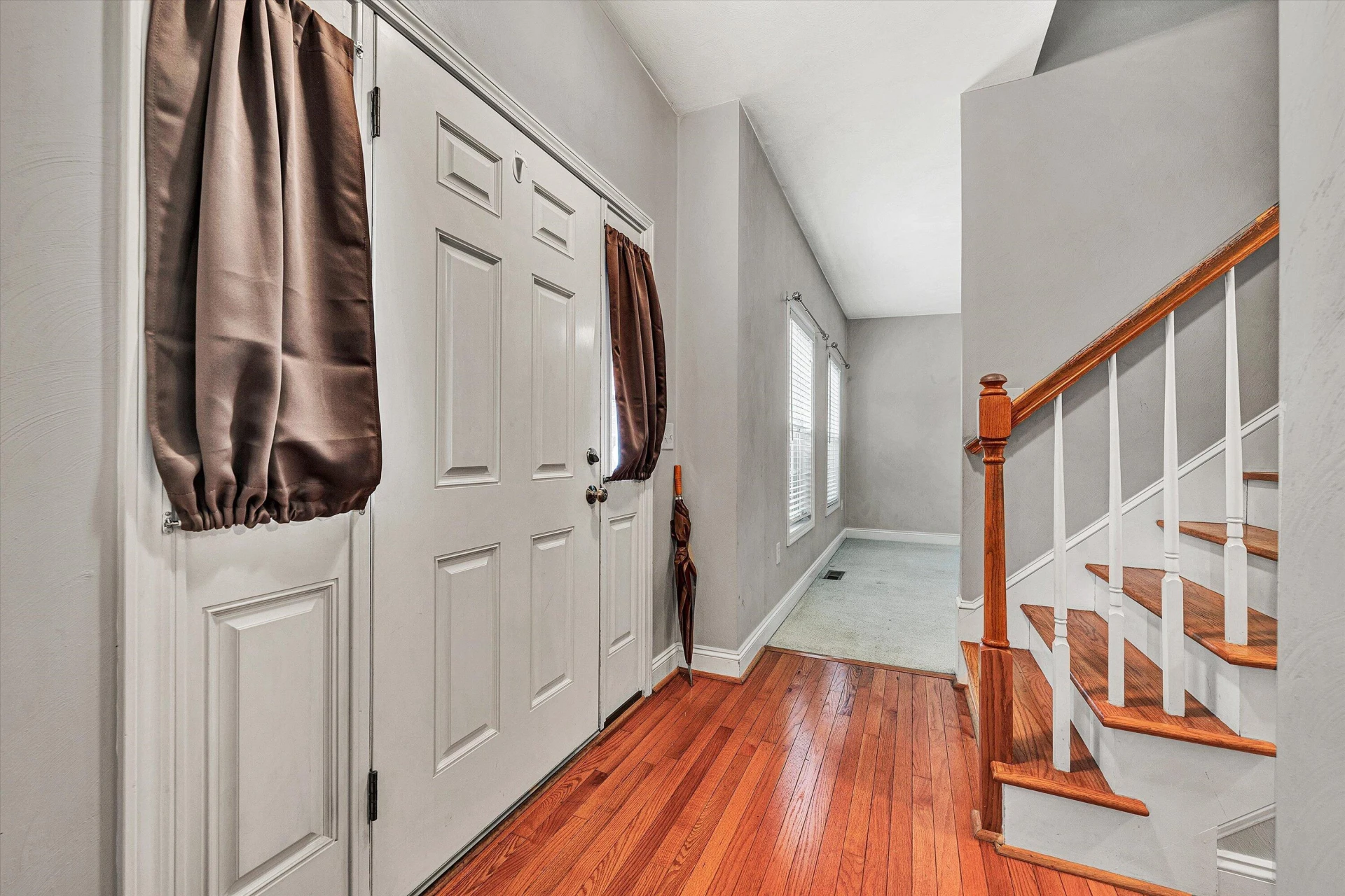 6088 Roselawn RD - Photo 6