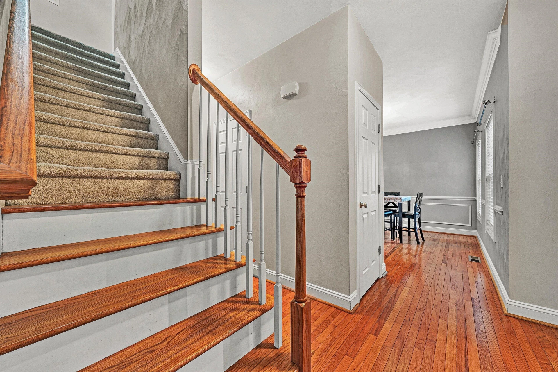 6088 Roselawn RD - Photo 7