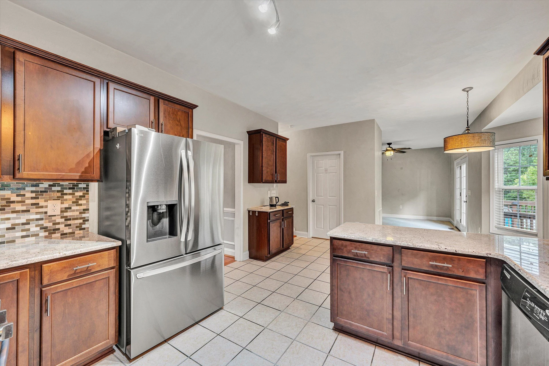 6088 Roselawn RD - Photo 11