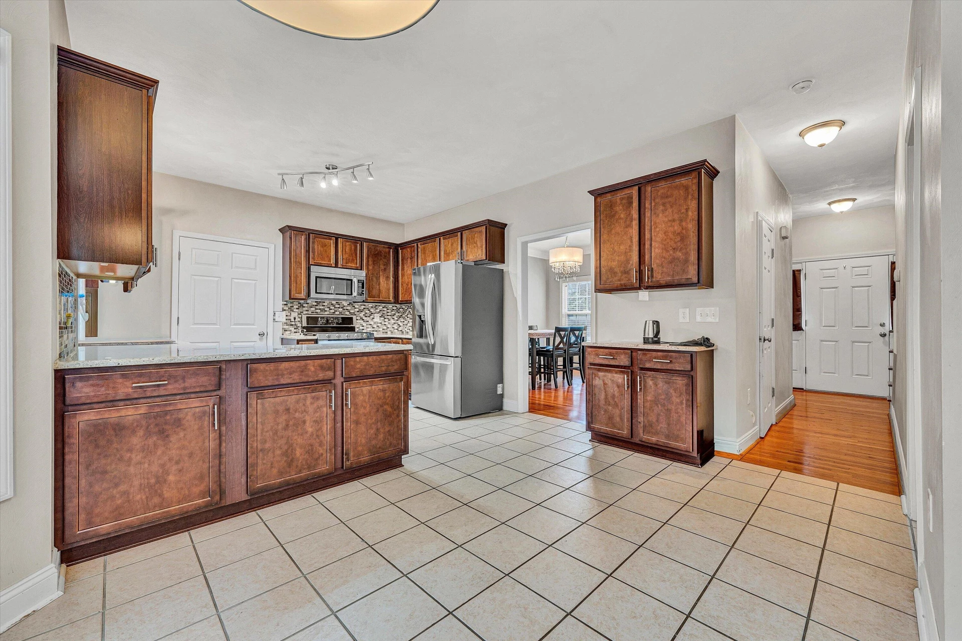 6088 Roselawn RD - Photo 14