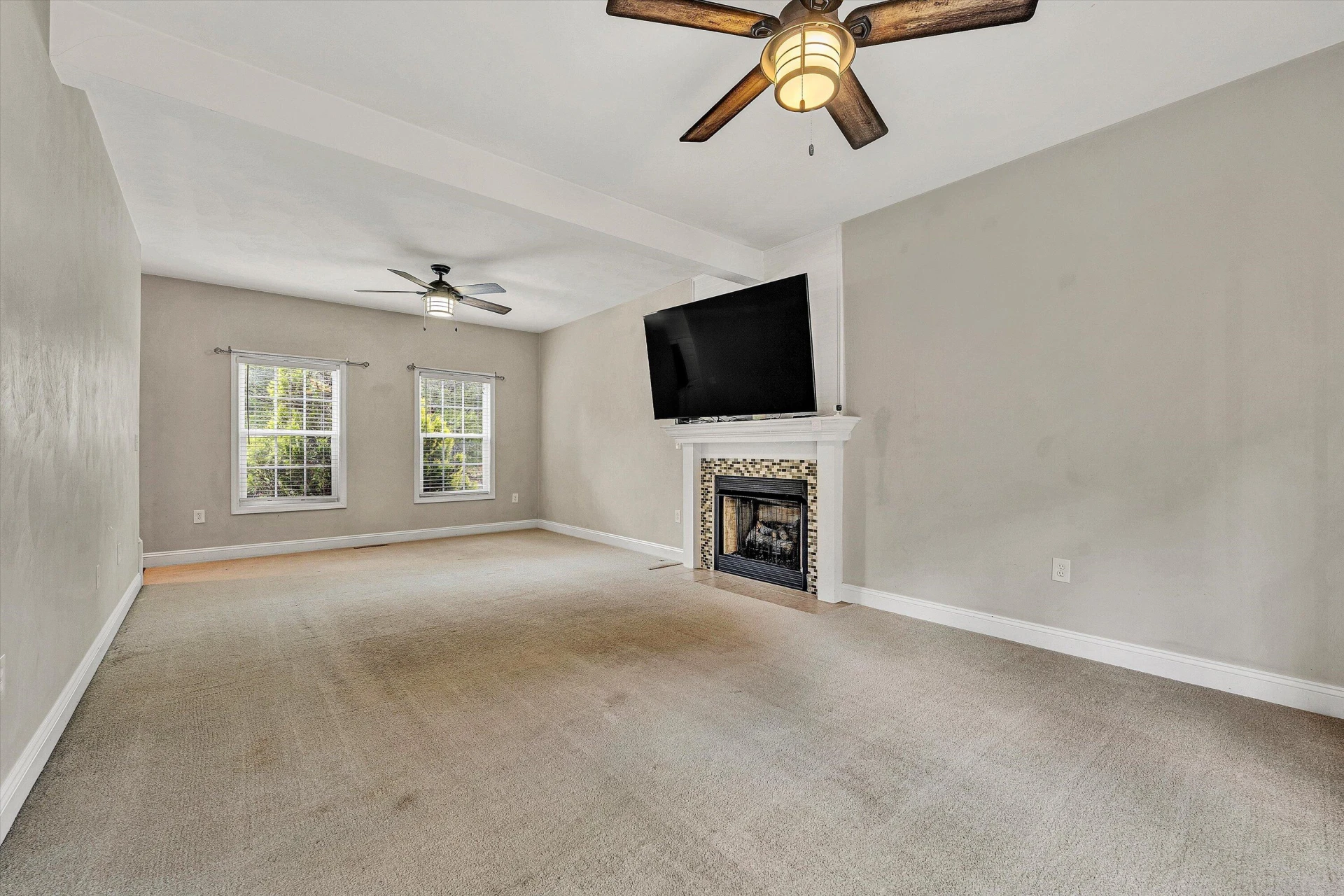 6088 Roselawn RD - Photo 22