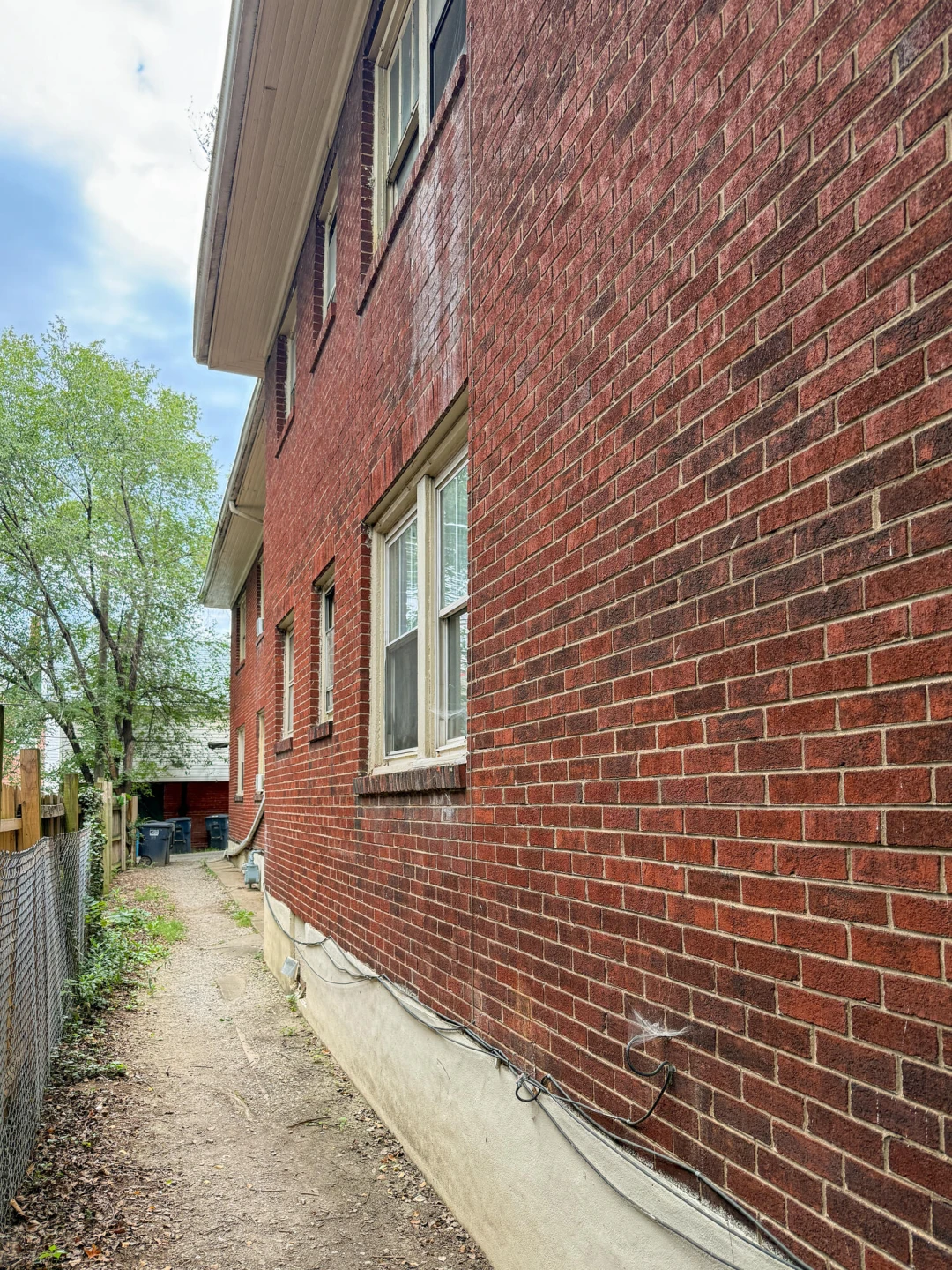 813 Ferdinand AVE SW - Photo 10