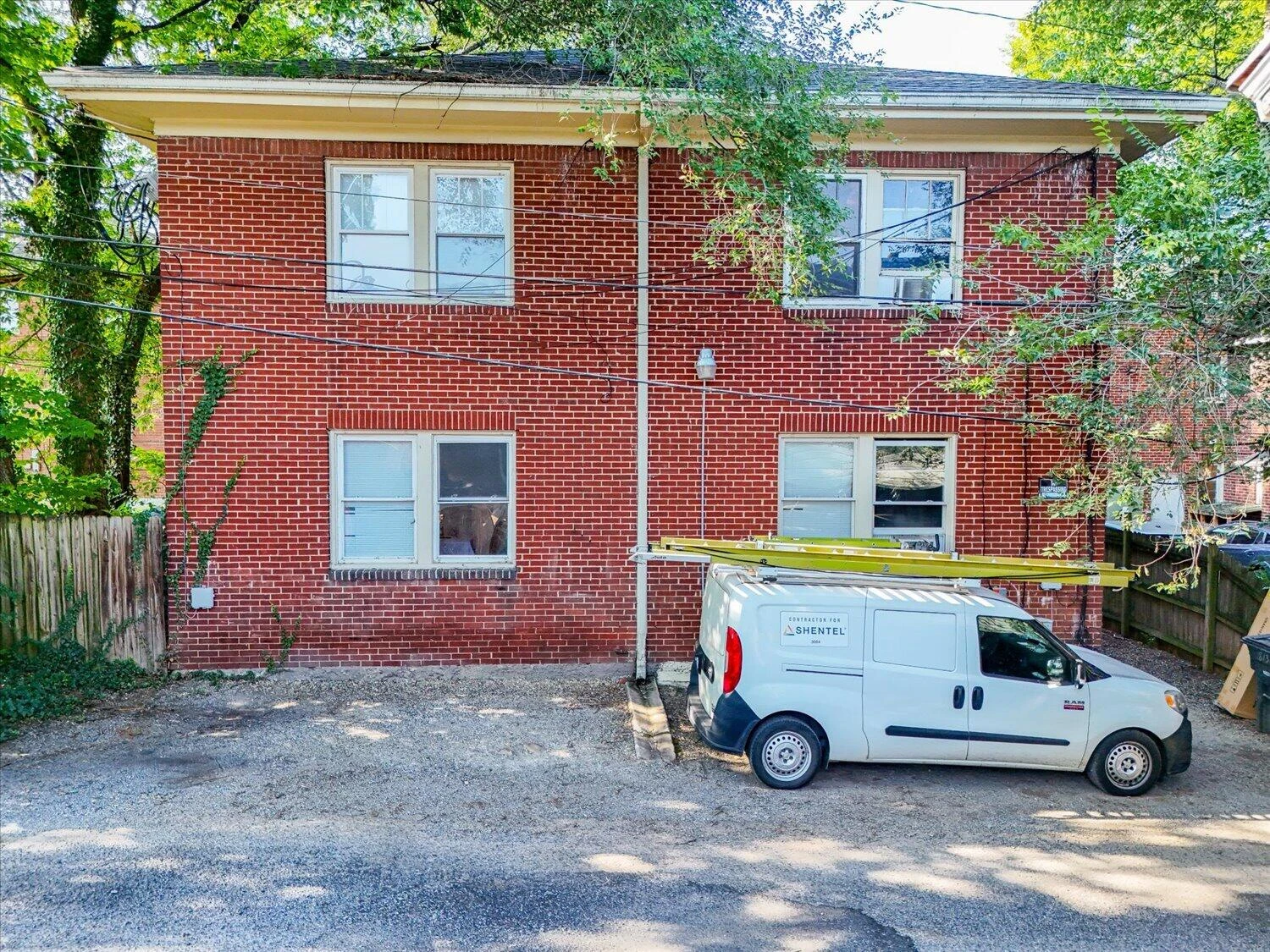 813 Ferdinand AVE SW - Photo 6