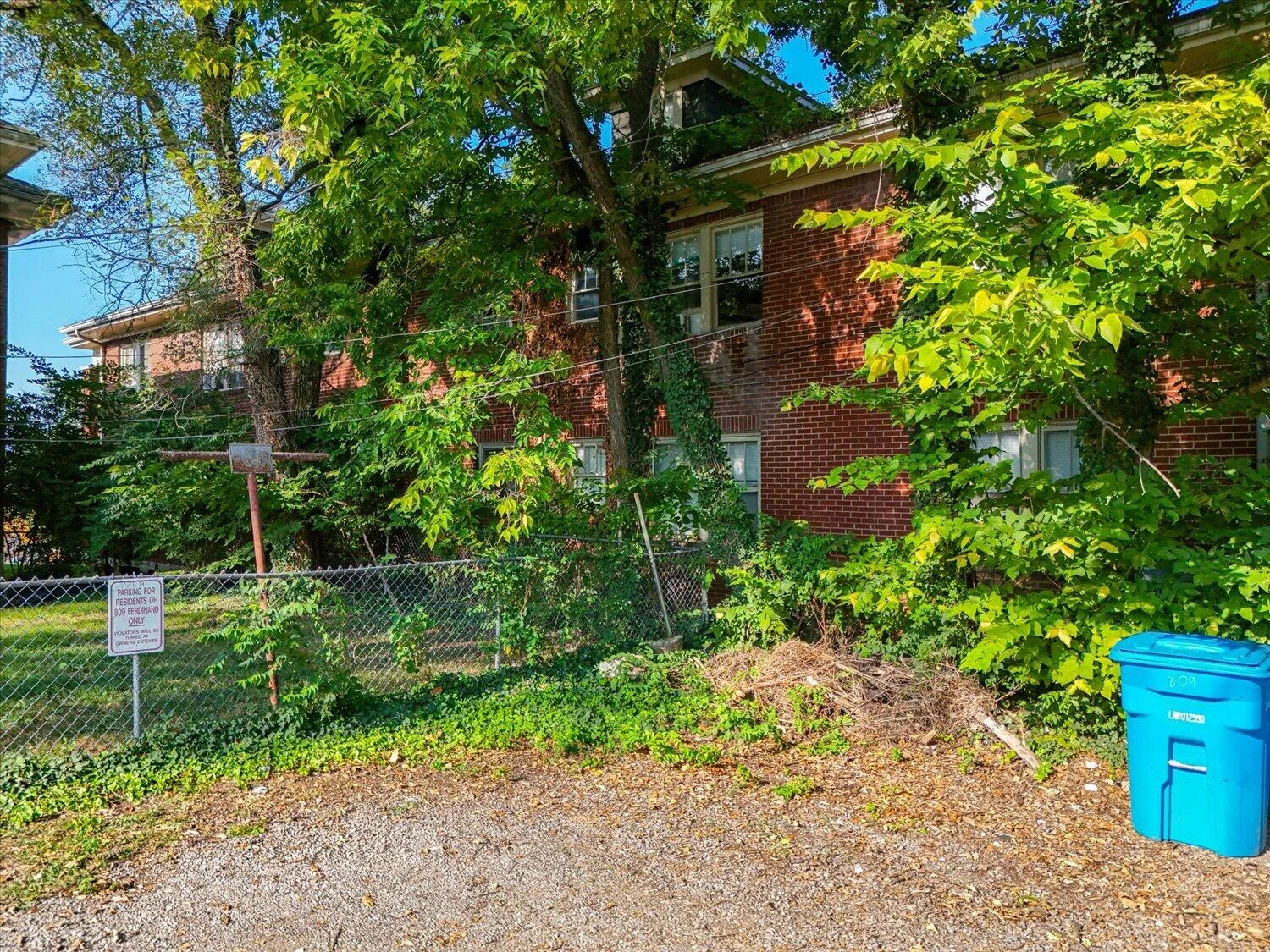 813 Ferdinand AVE SW - Photo 11