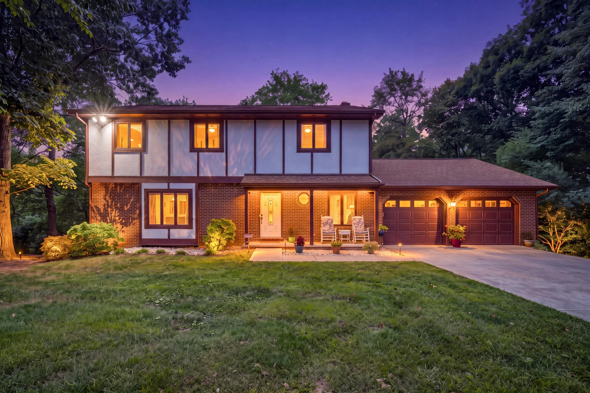 313 Carriage LN