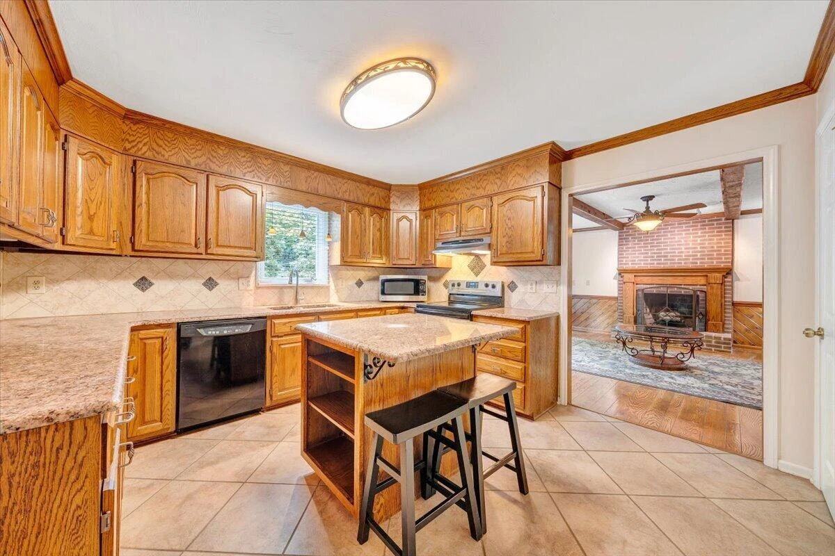 313 Carriage LN - Photo 18