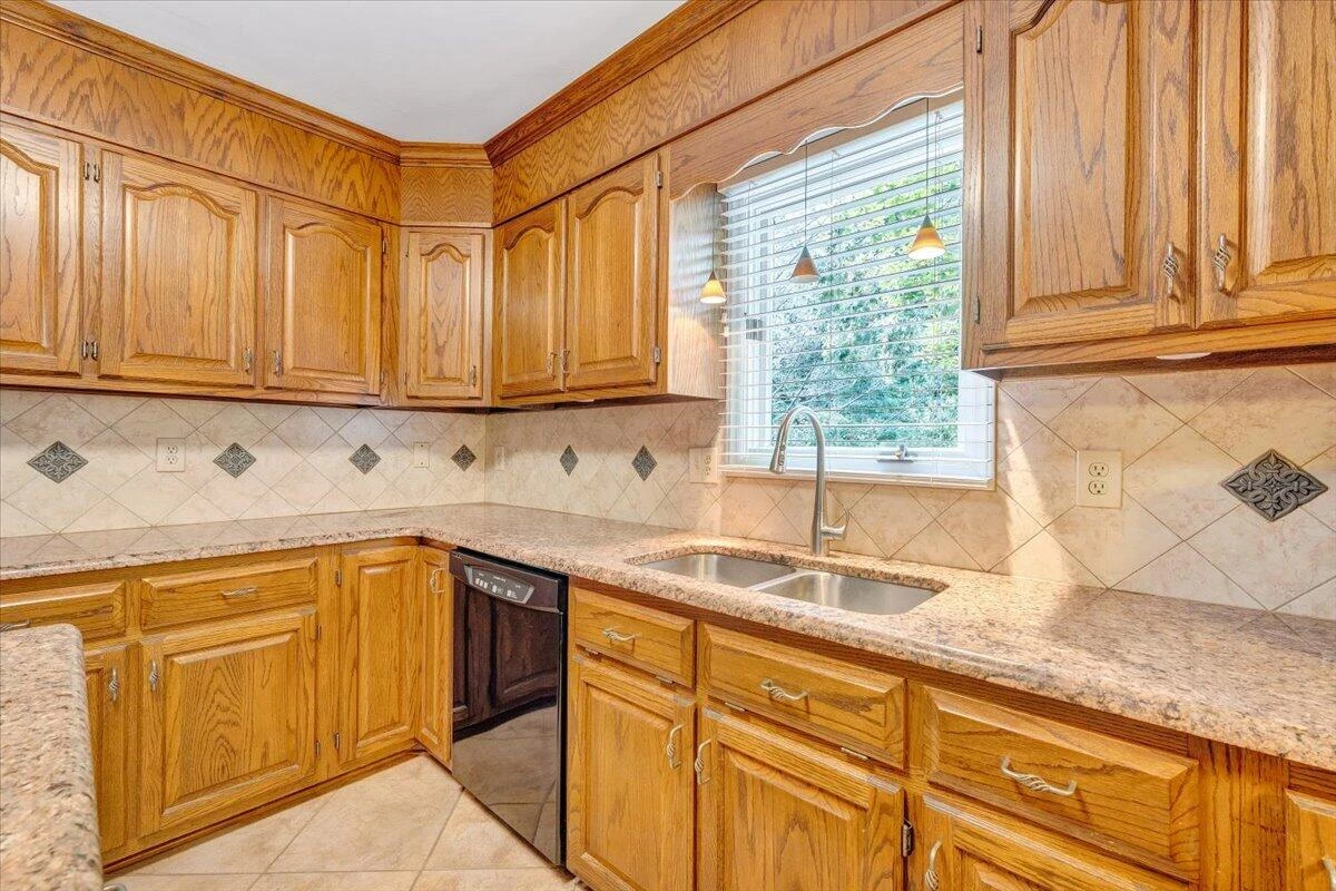 313 Carriage LN - Photo 21