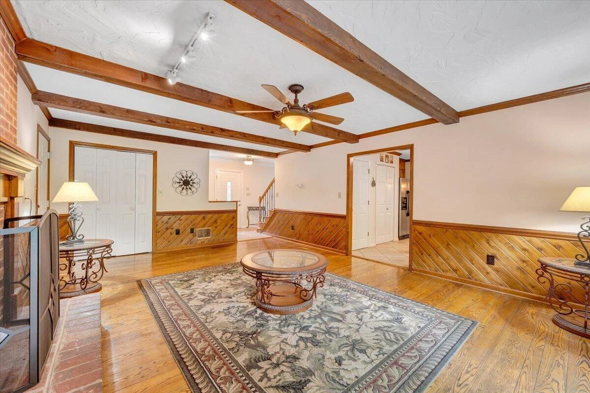 313 Carriage LN - Photo 29