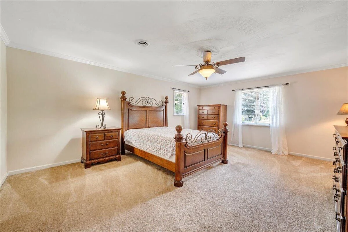 313 Carriage LN - Photo 32