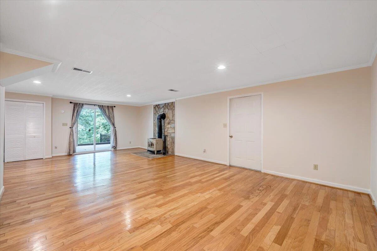 313 Carriage LN - Photo 51