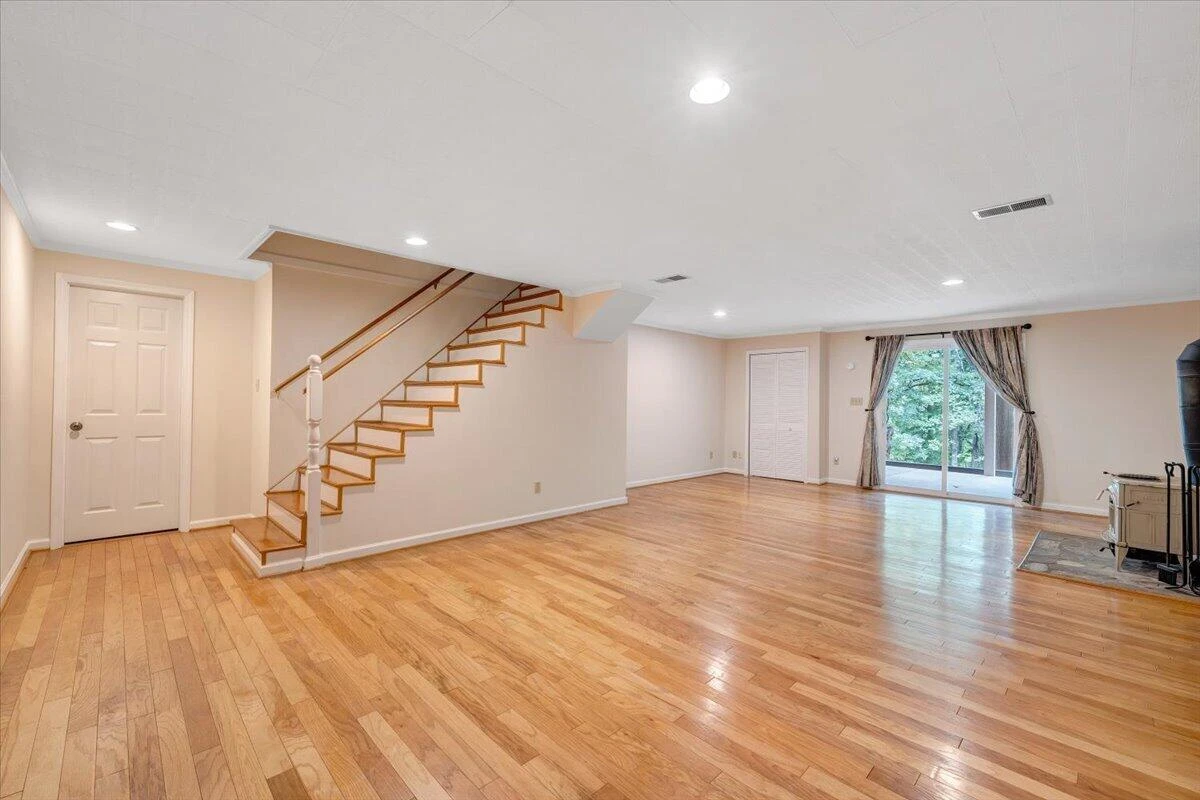 313 Carriage LN - Photo 52