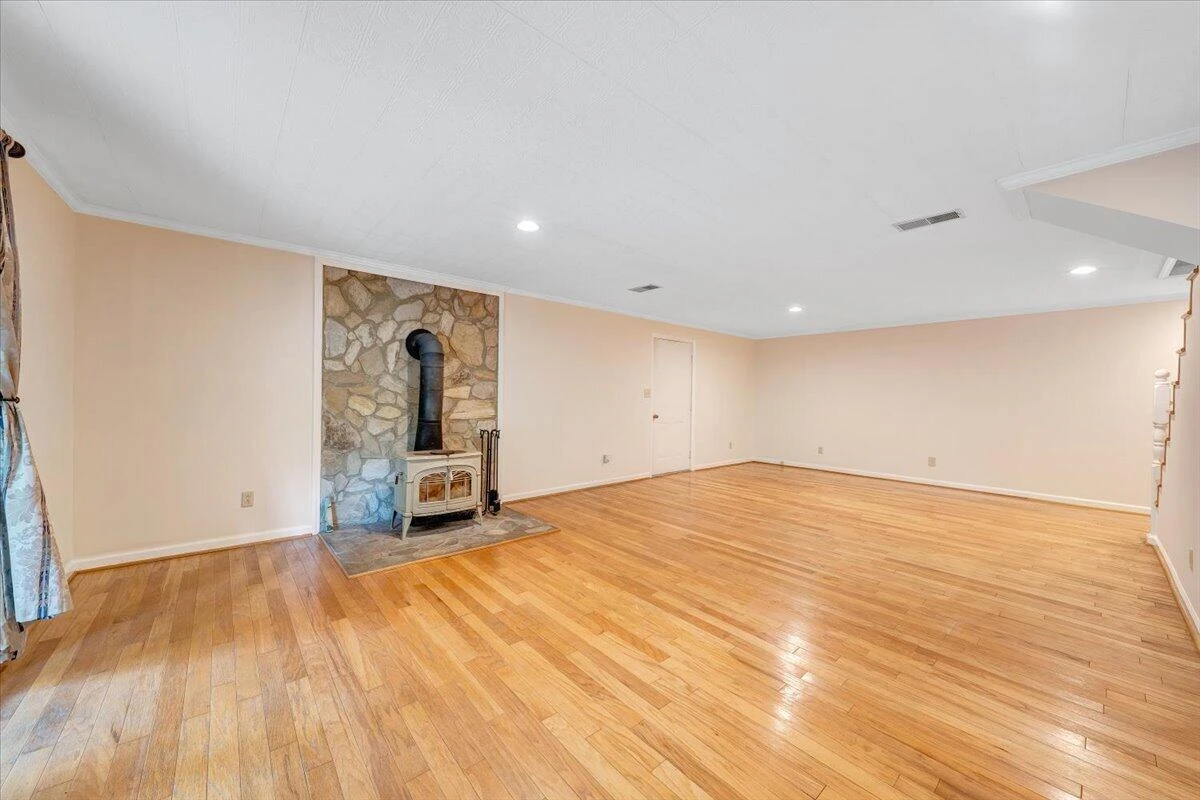 313 Carriage LN - Photo 53