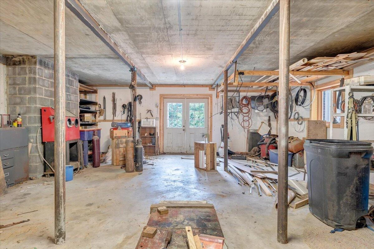 313 Carriage LN - Photo 60
