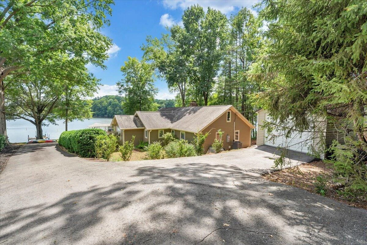 139 Clement DR