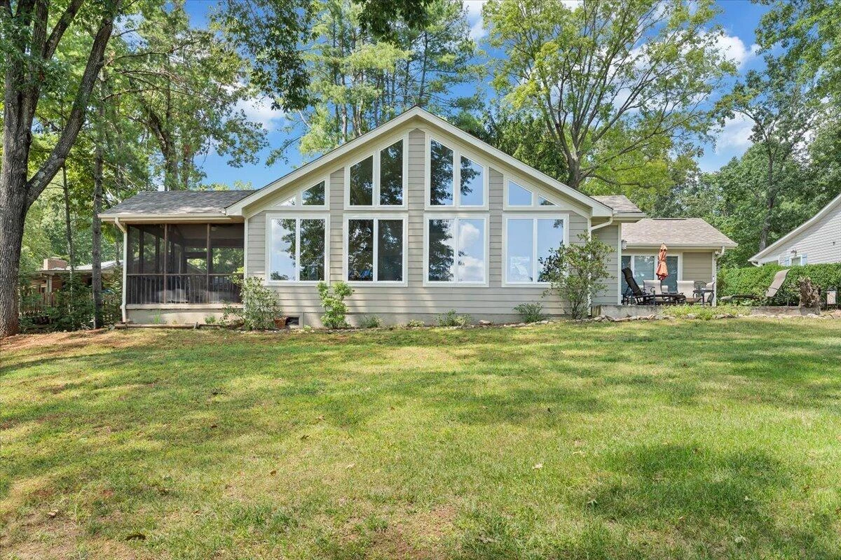 139 Clement DR - Photo 3