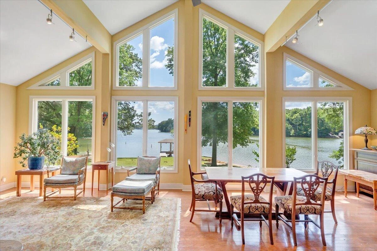 139 Clement DR - Photo 4